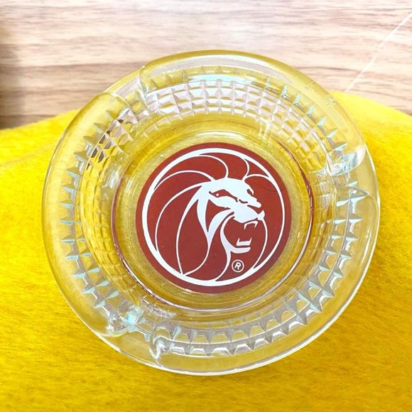 MGM Grand Hotel Red Lion Ashtray - Picture 1 of 1